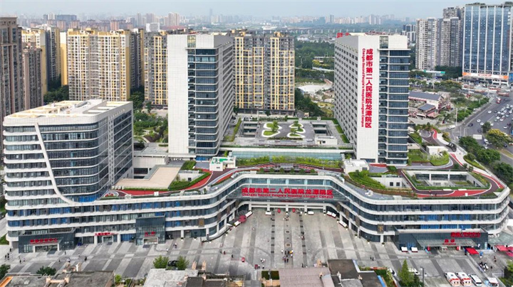 公司參建的成都市第二人民醫(yī)院龍?zhí)夺t(yī)院建設項目迎接魯班獎專家組現(xiàn)場復查