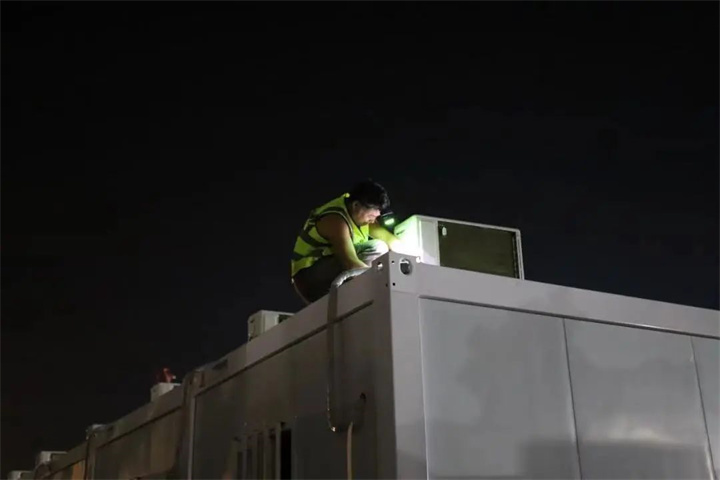 廣安疫情防控集中隔離場所前線觀察：請叫他們?nèi)A安“夜行者”！