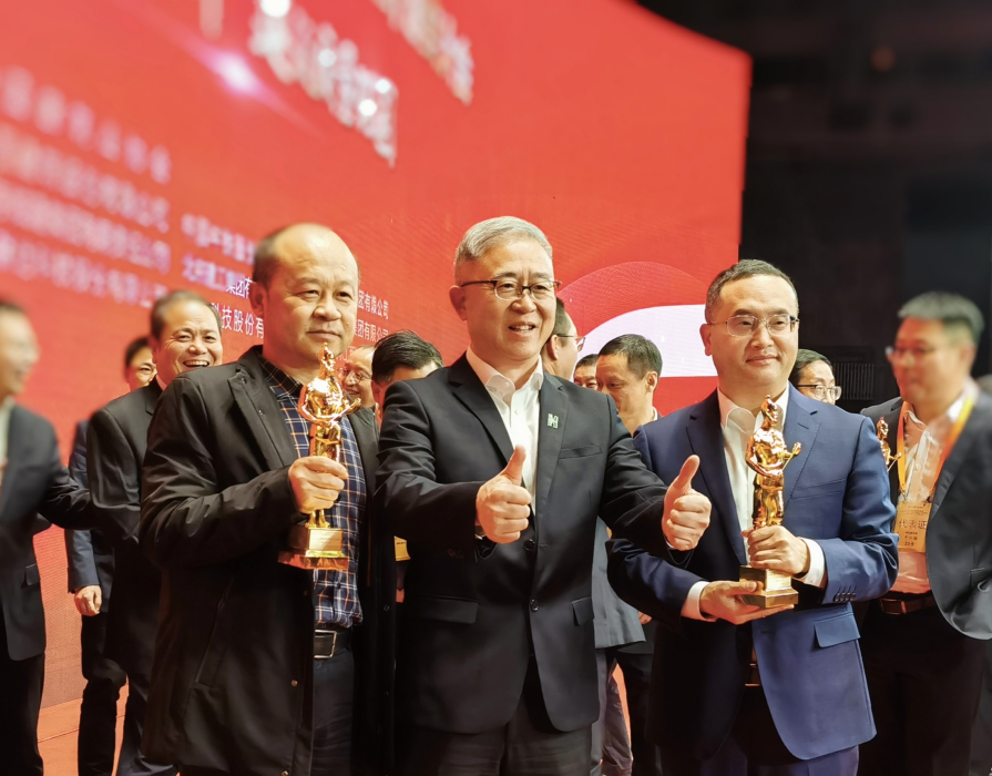 摘“星”載譽(yù)，再“鑄”“魯班”！中國(guó)建筑界的“奧斯卡” 捧杯！